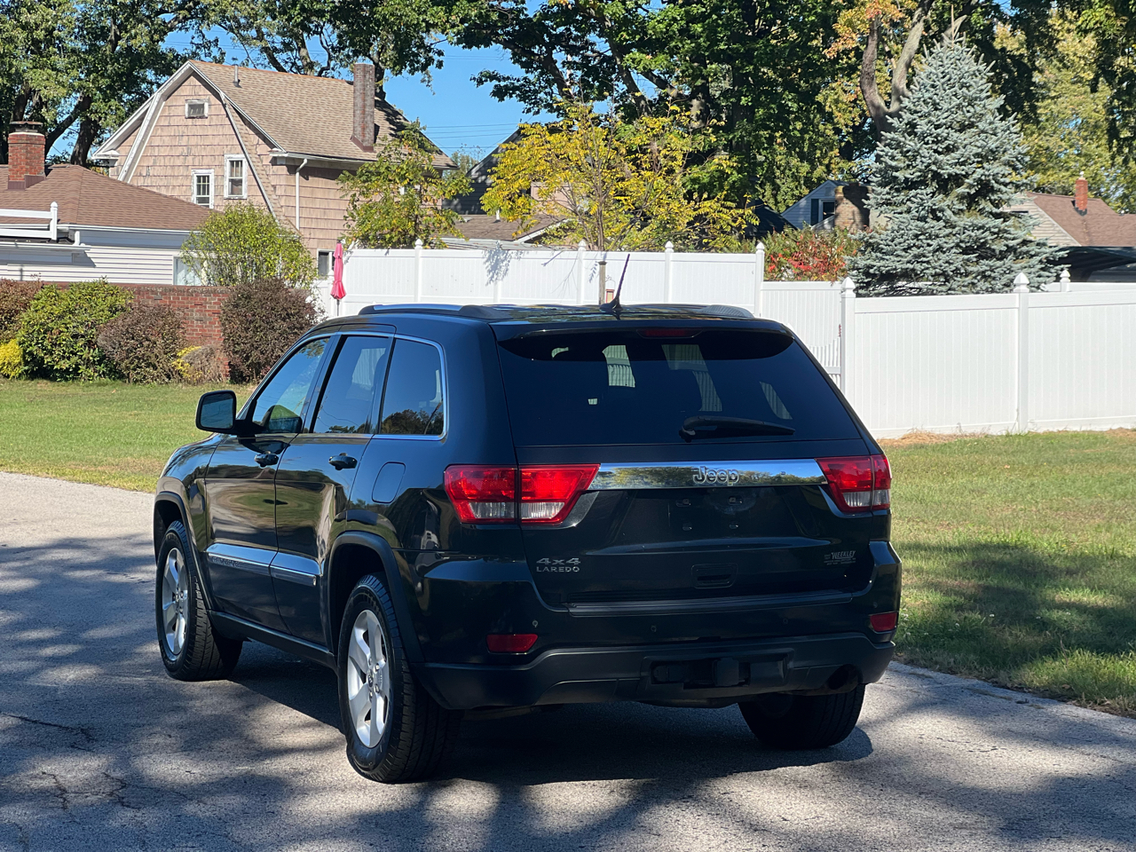 Jeep Grand Cherokee Laredo 4WD 2012 Jeep Grand Cherokee Laredo 4WD 2012