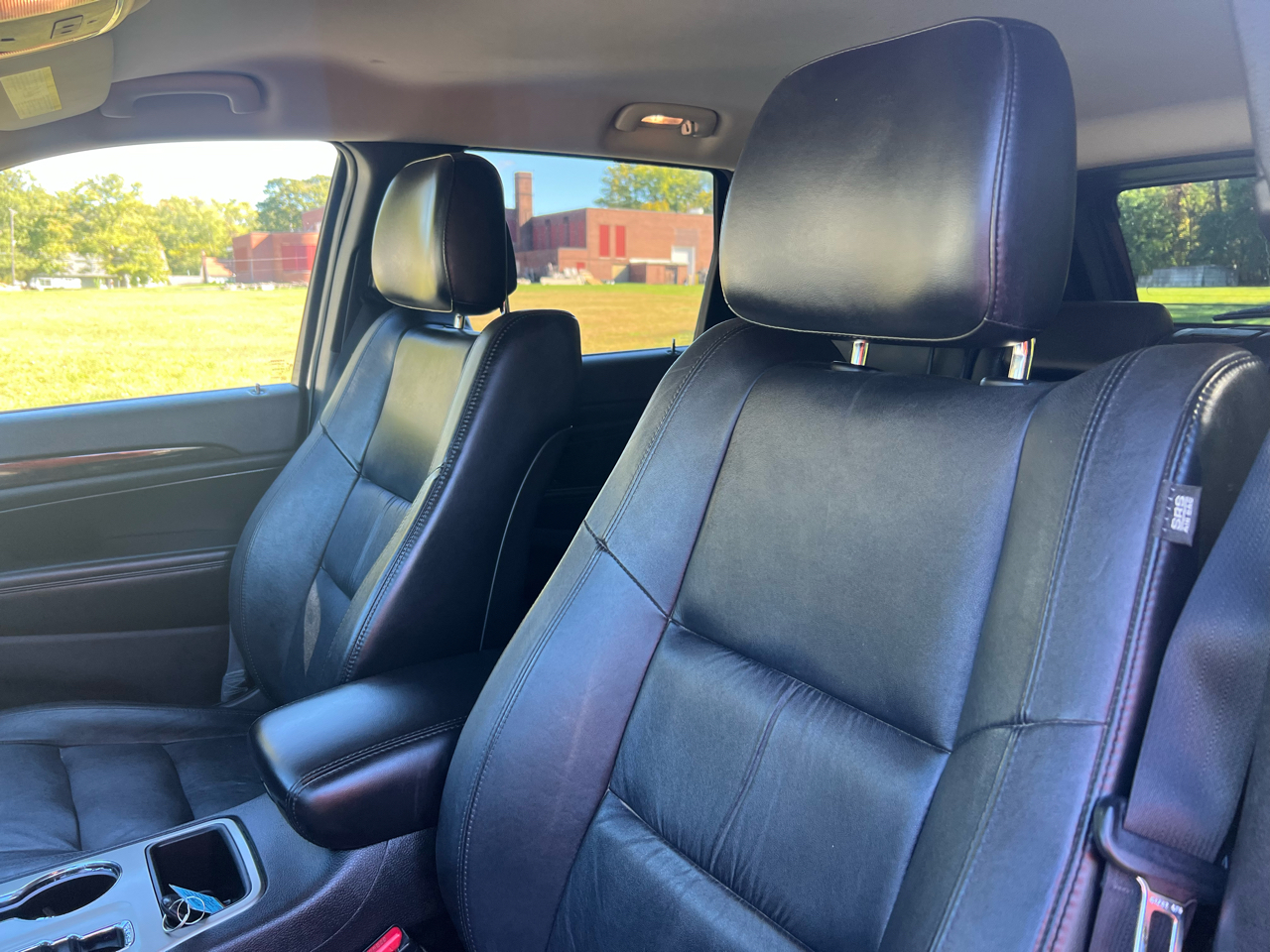 Jeep Grand Cherokee Laredo 4WD 2012 Jeep Grand Cherokee Laredo 4WD 2012