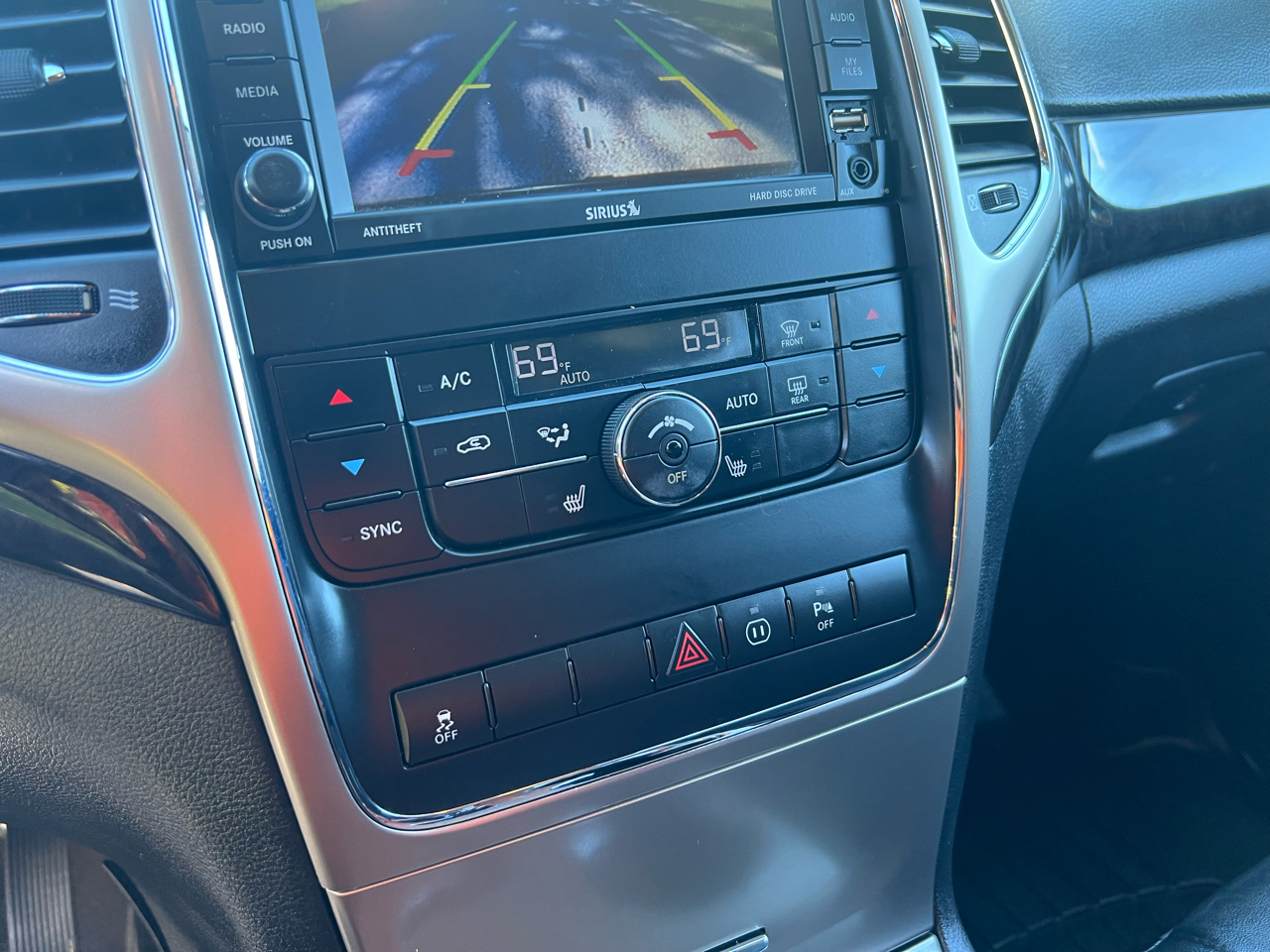 Jeep Grand Cherokee Laredo 4WD 2012 Jeep Grand Cherokee Laredo 4WD 2012