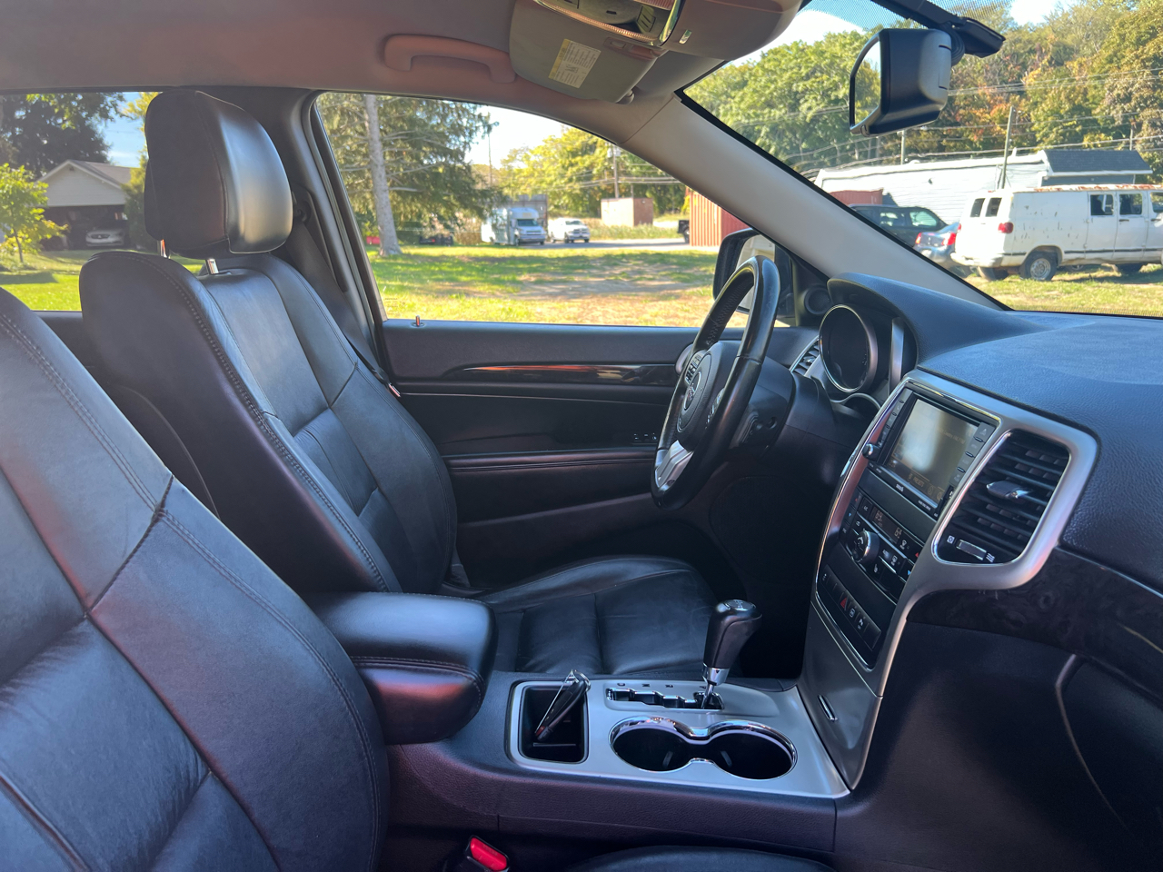 Jeep Grand Cherokee Laredo 4WD 2012 Jeep Grand Cherokee Laredo 4WD 2012