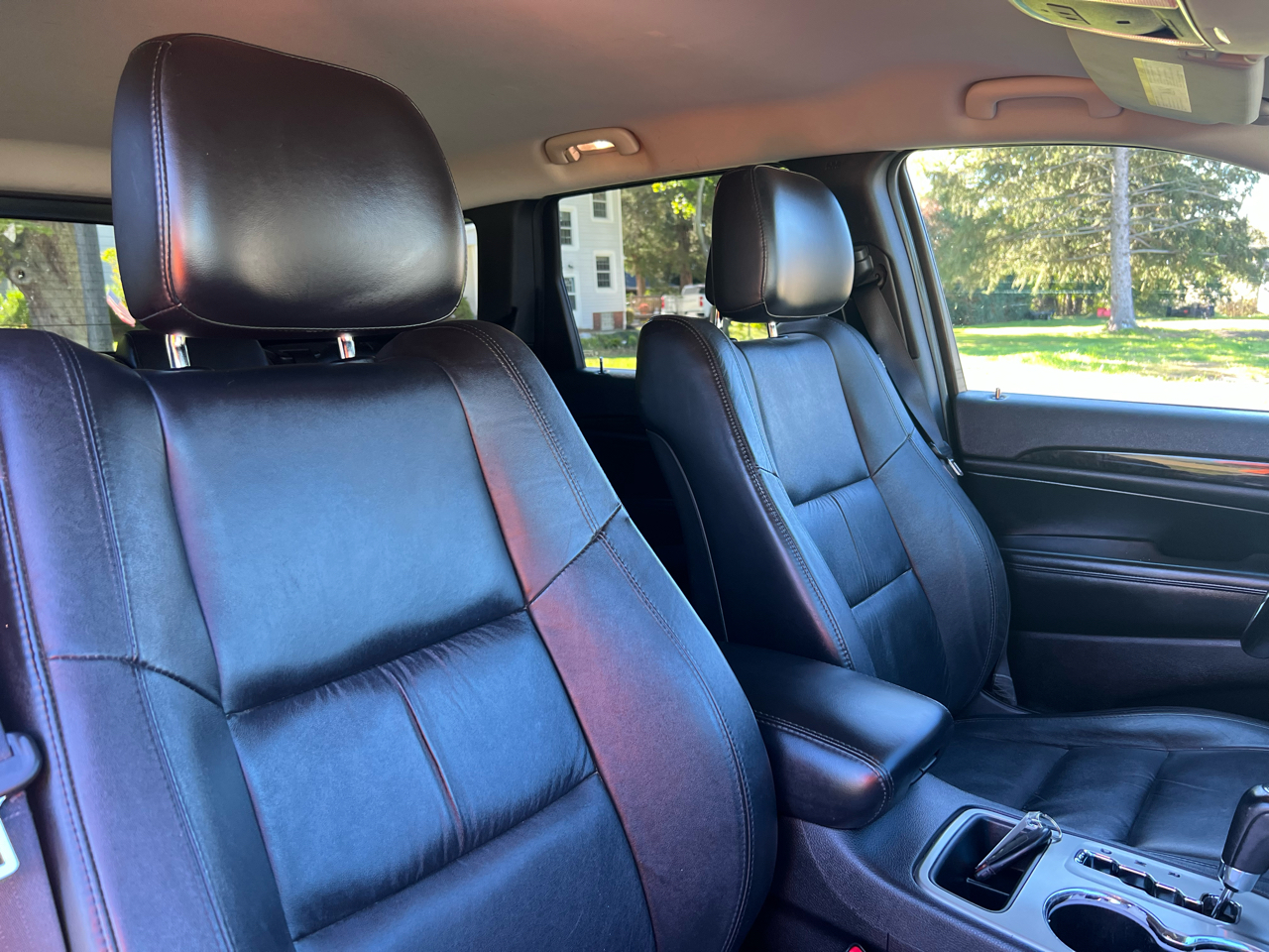 Jeep Grand Cherokee Laredo 4WD 2012 Jeep Grand Cherokee Laredo 4WD 2012