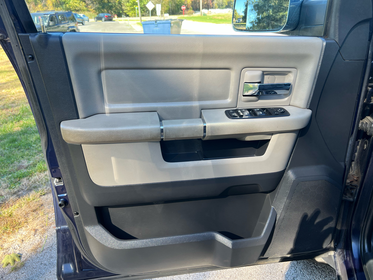 RAM 1500 SLT Quad Cab 4WD 2012 RAM 1500 SLT Quad Cab 4WD 2012
