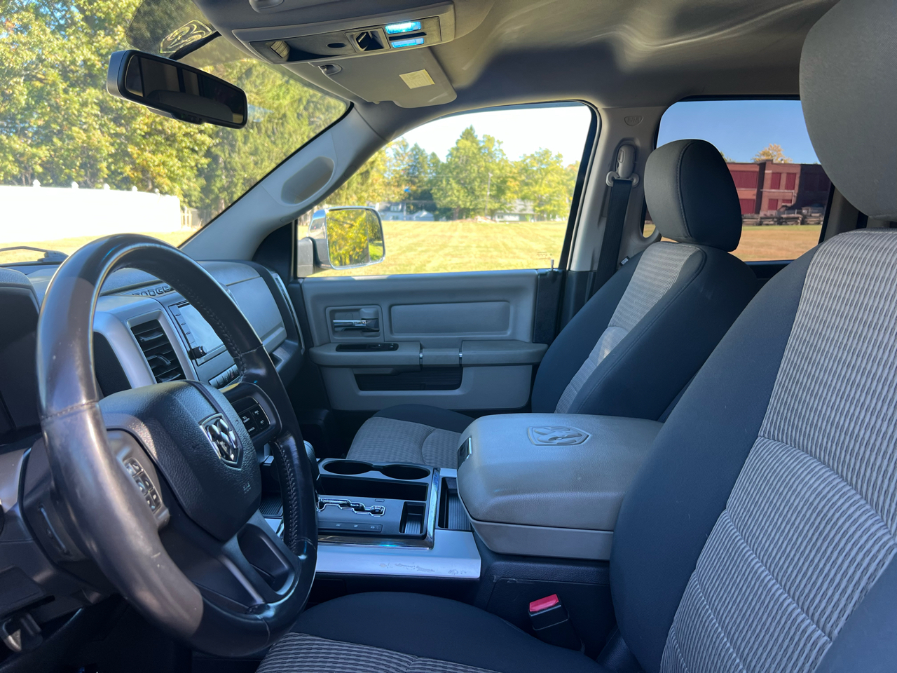 RAM 1500 SLT Quad Cab 4WD 2012 RAM 1500 SLT Quad Cab 4WD 2012