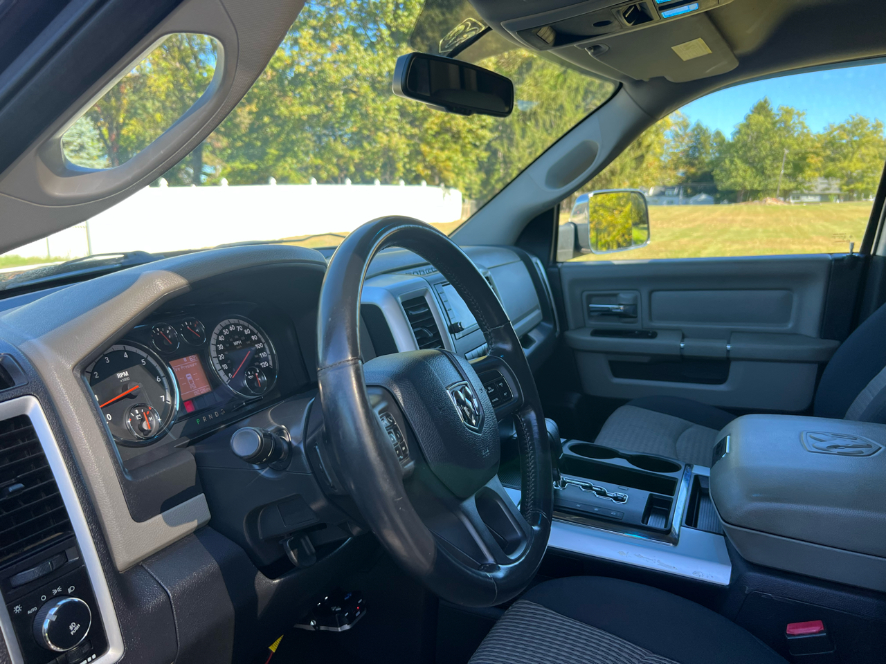 RAM 1500 SLT Quad Cab 4WD 2012 RAM 1500 SLT Quad Cab 4WD 2012