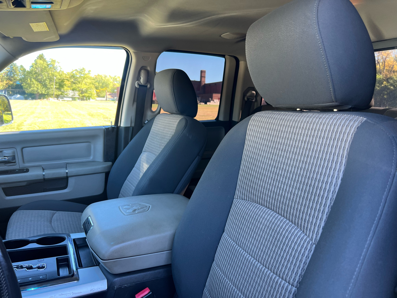 RAM 1500 SLT Quad Cab 4WD 2012 RAM 1500 SLT Quad Cab 4WD 2012