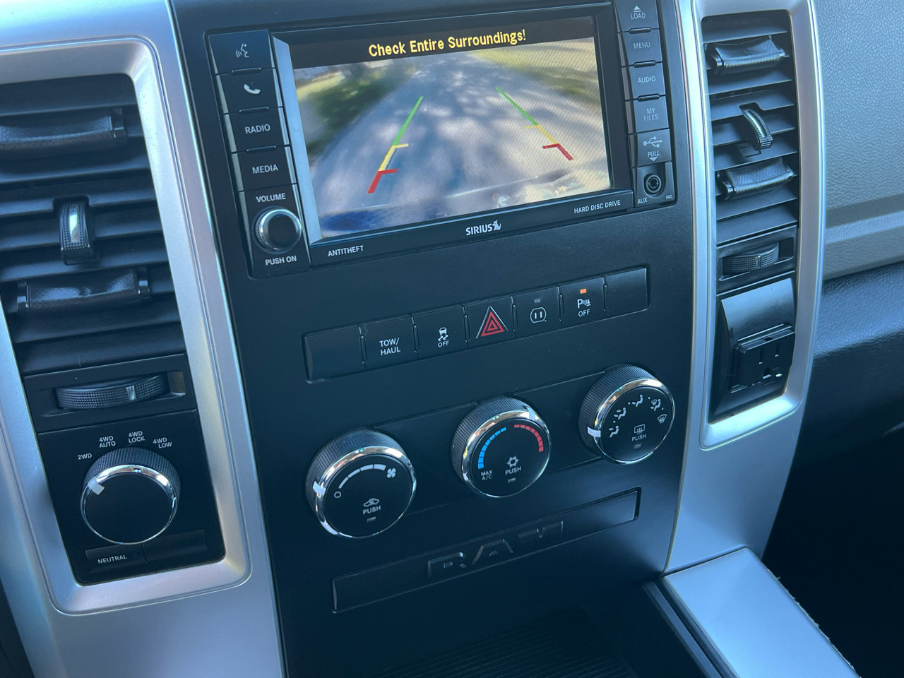 RAM 1500 SLT Quad Cab 4WD 2012 RAM 1500 SLT Quad Cab 4WD 2012