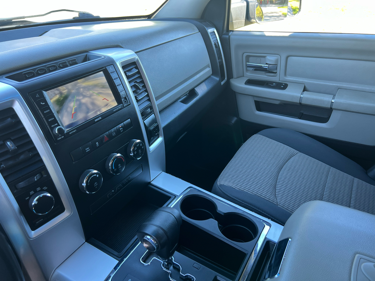 RAM 1500 SLT Quad Cab 4WD 2012 RAM 1500 SLT Quad Cab 4WD 2012