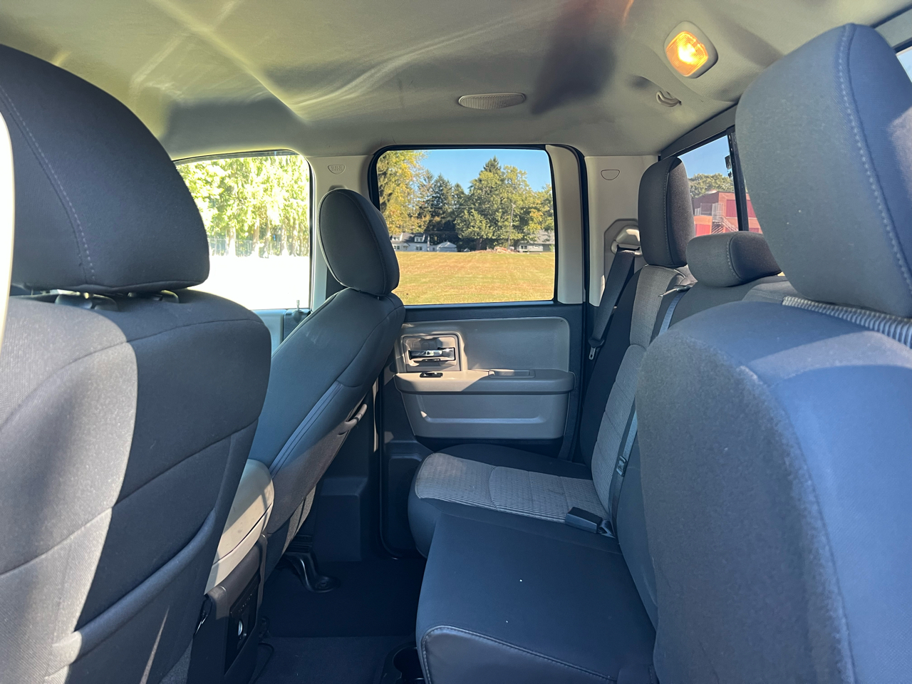 RAM 1500 SLT Quad Cab 4WD 2012 RAM 1500 SLT Quad Cab 4WD 2012