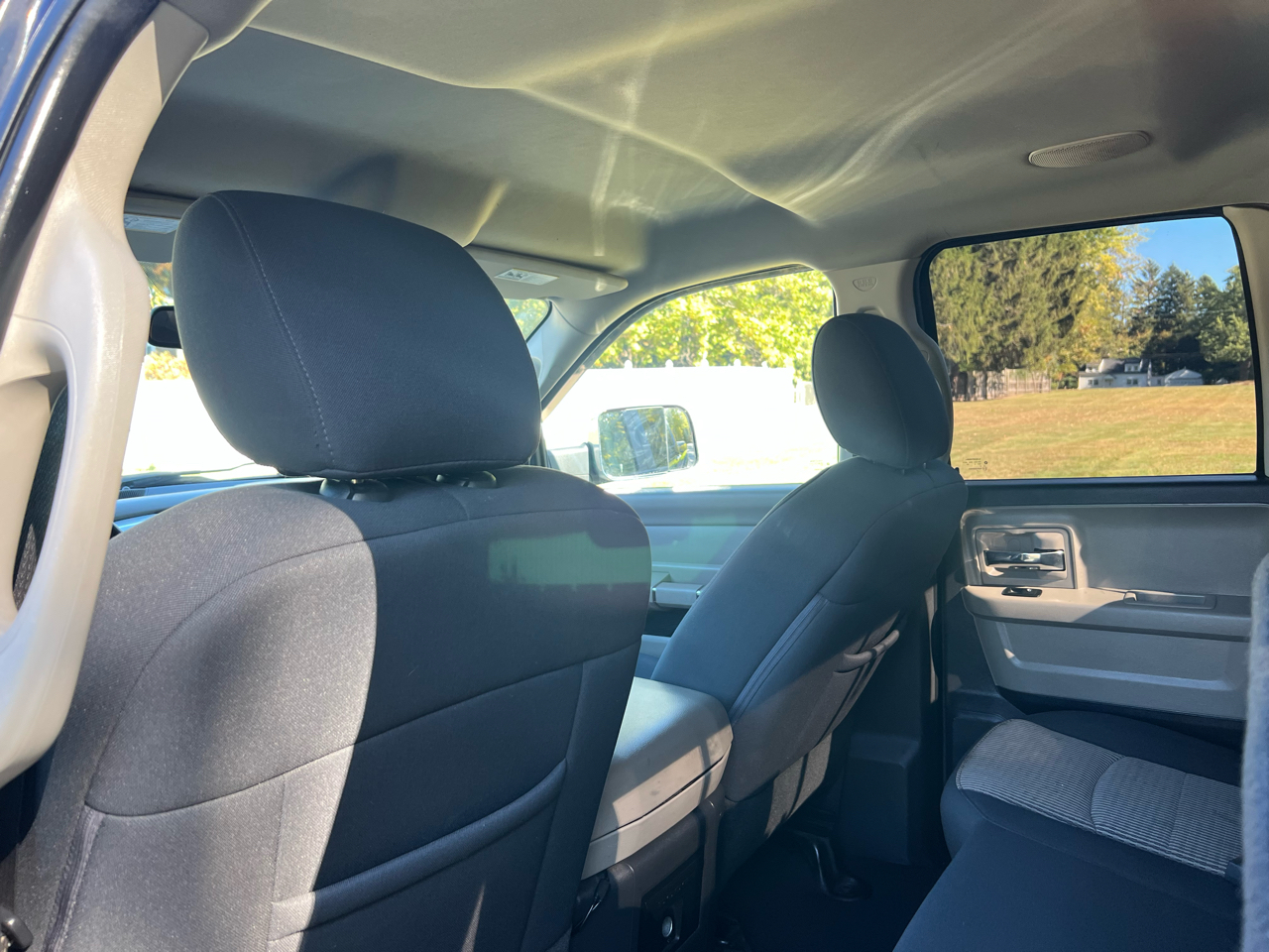 RAM 1500 SLT Quad Cab 4WD 2012 RAM 1500 SLT Quad Cab 4WD 2012