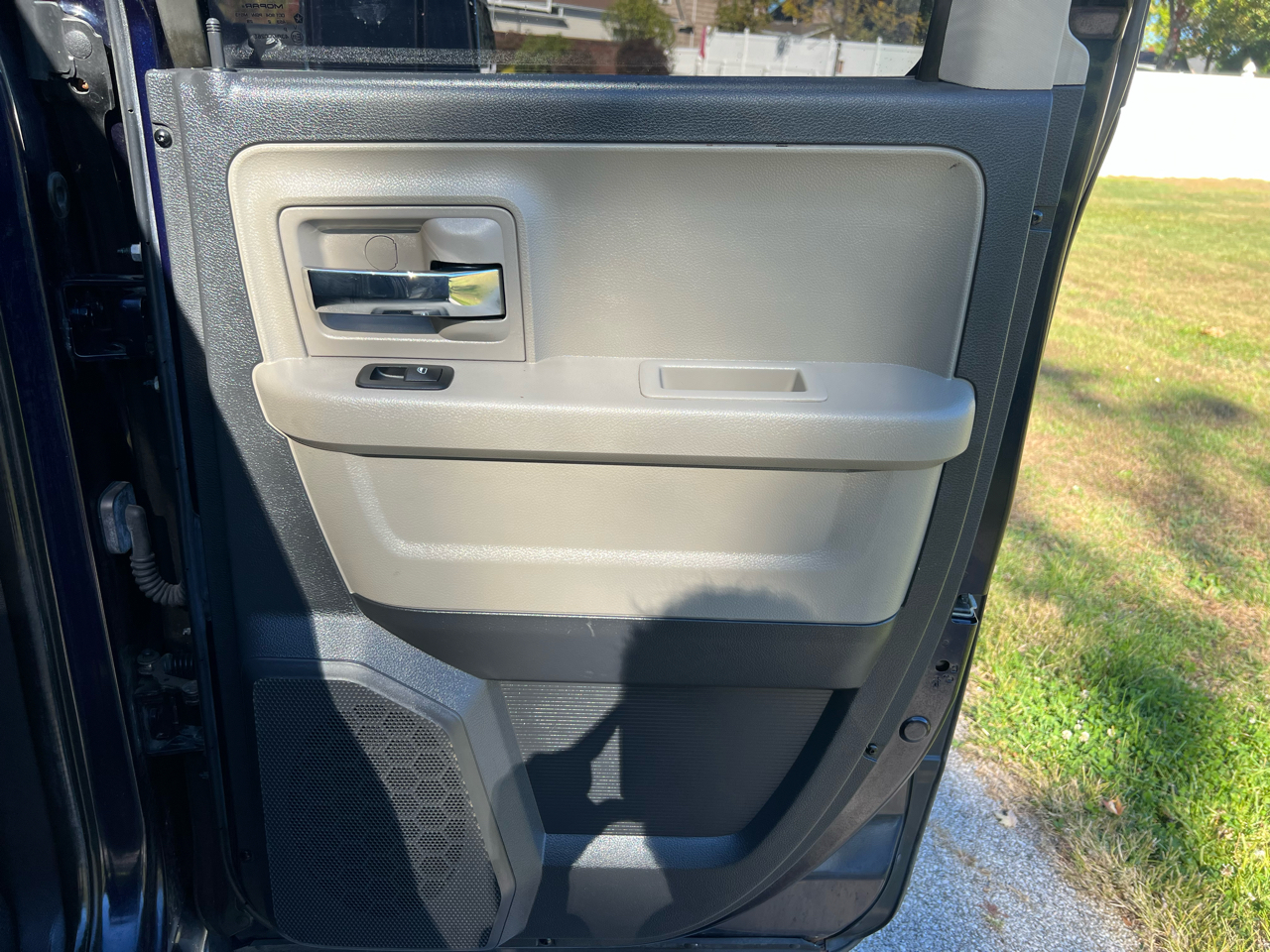 RAM 1500 SLT Quad Cab 4WD 2012 RAM 1500 SLT Quad Cab 4WD 2012