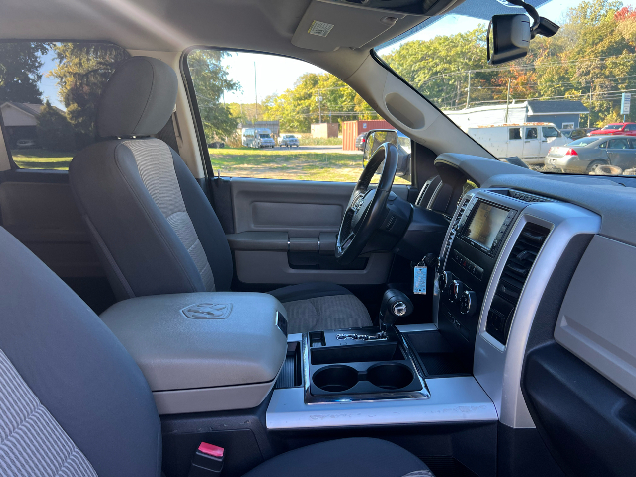 RAM 1500 SLT Quad Cab 4WD 2012 RAM 1500 SLT Quad Cab 4WD 2012