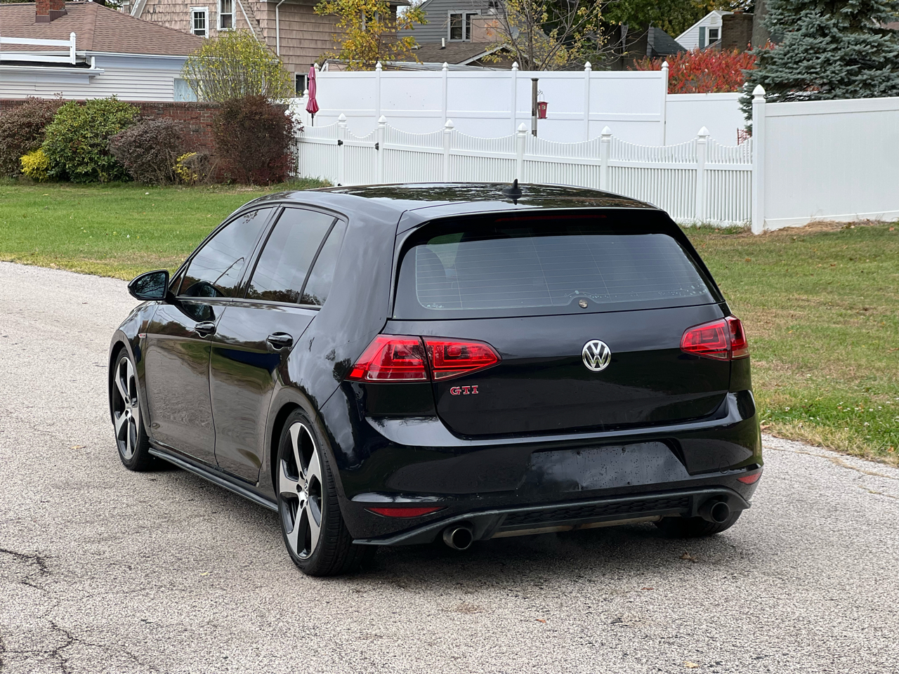 Volkswagen GTI S 6M 4-Door 2015 Volkswagen GTI S 6M 4-Door 2015