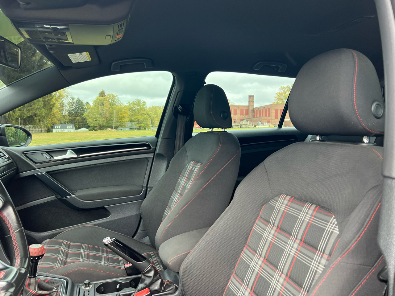 Volkswagen GTI S 6M 4-Door 2015 Volkswagen GTI S 6M 4-Door 2015
