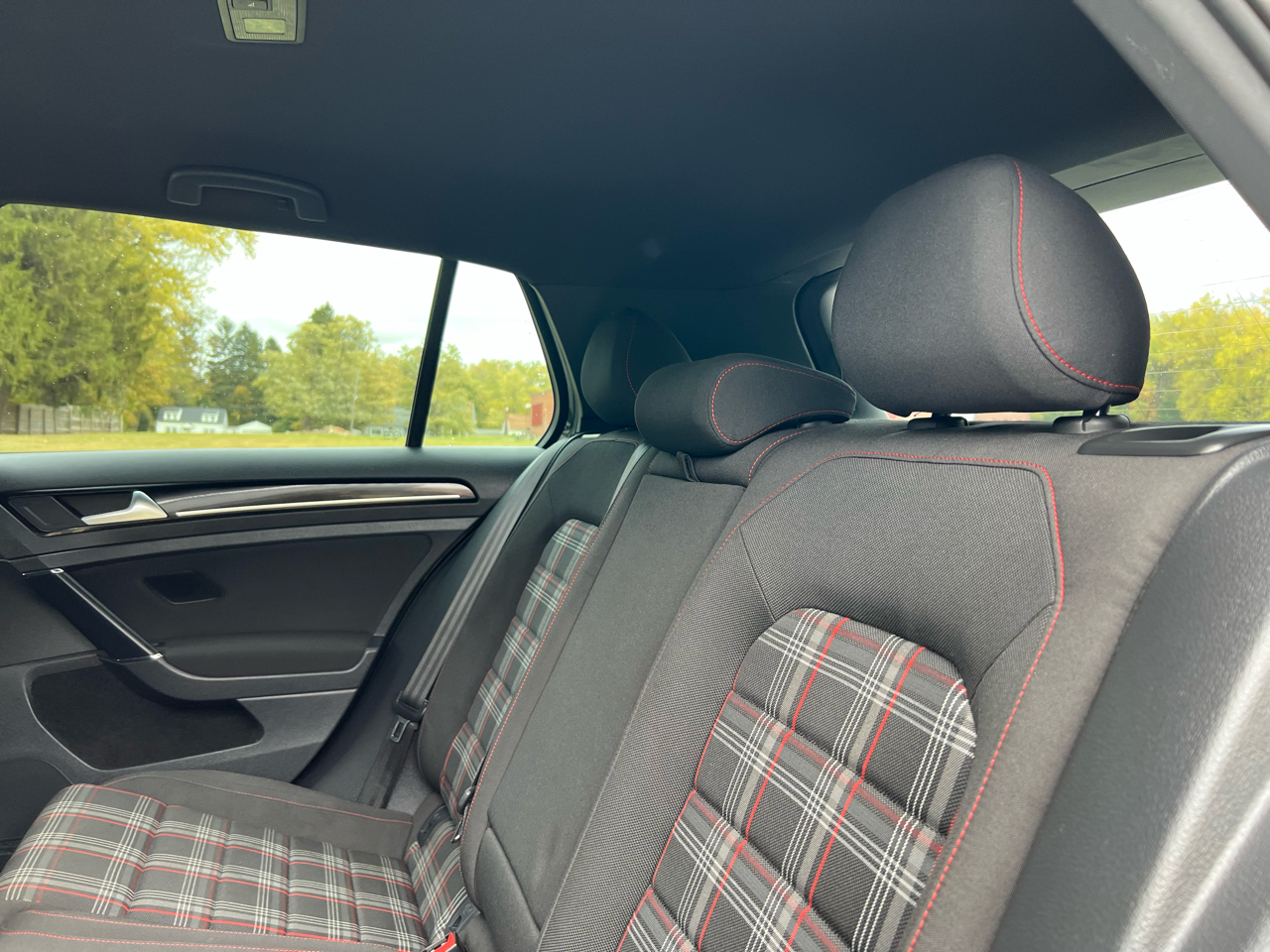 Volkswagen GTI S 6M 4-Door 2015 Volkswagen GTI S 6M 4-Door 2015