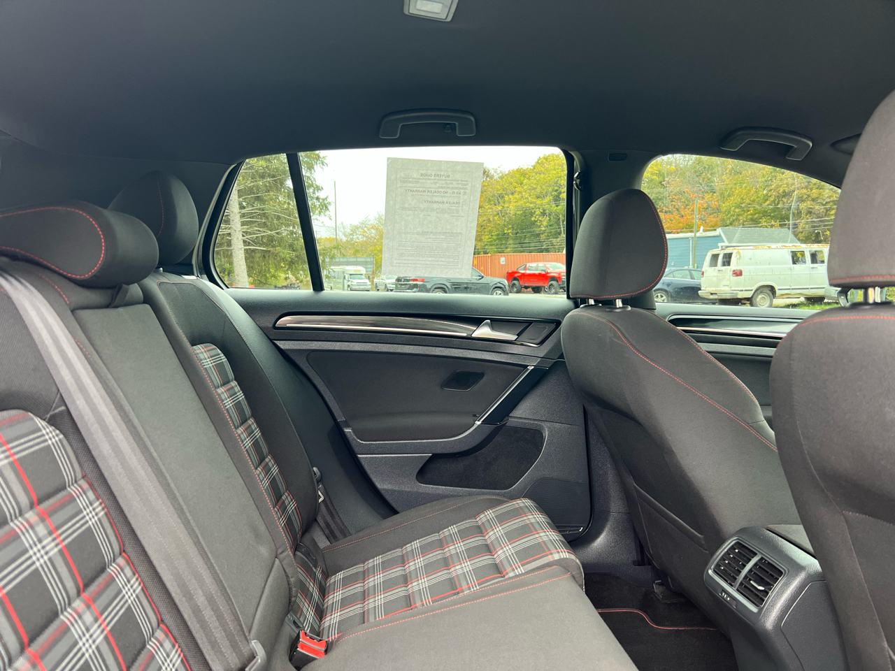 Volkswagen GTI S 6M 4-Door 2015 Volkswagen GTI S 6M 4-Door 2015