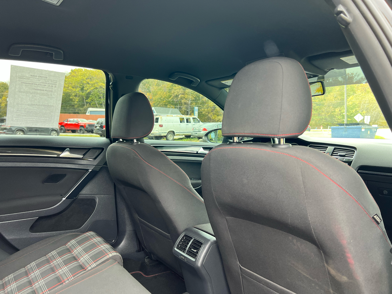 Volkswagen GTI S 6M 4-Door 2015 Volkswagen GTI S 6M 4-Door 2015
