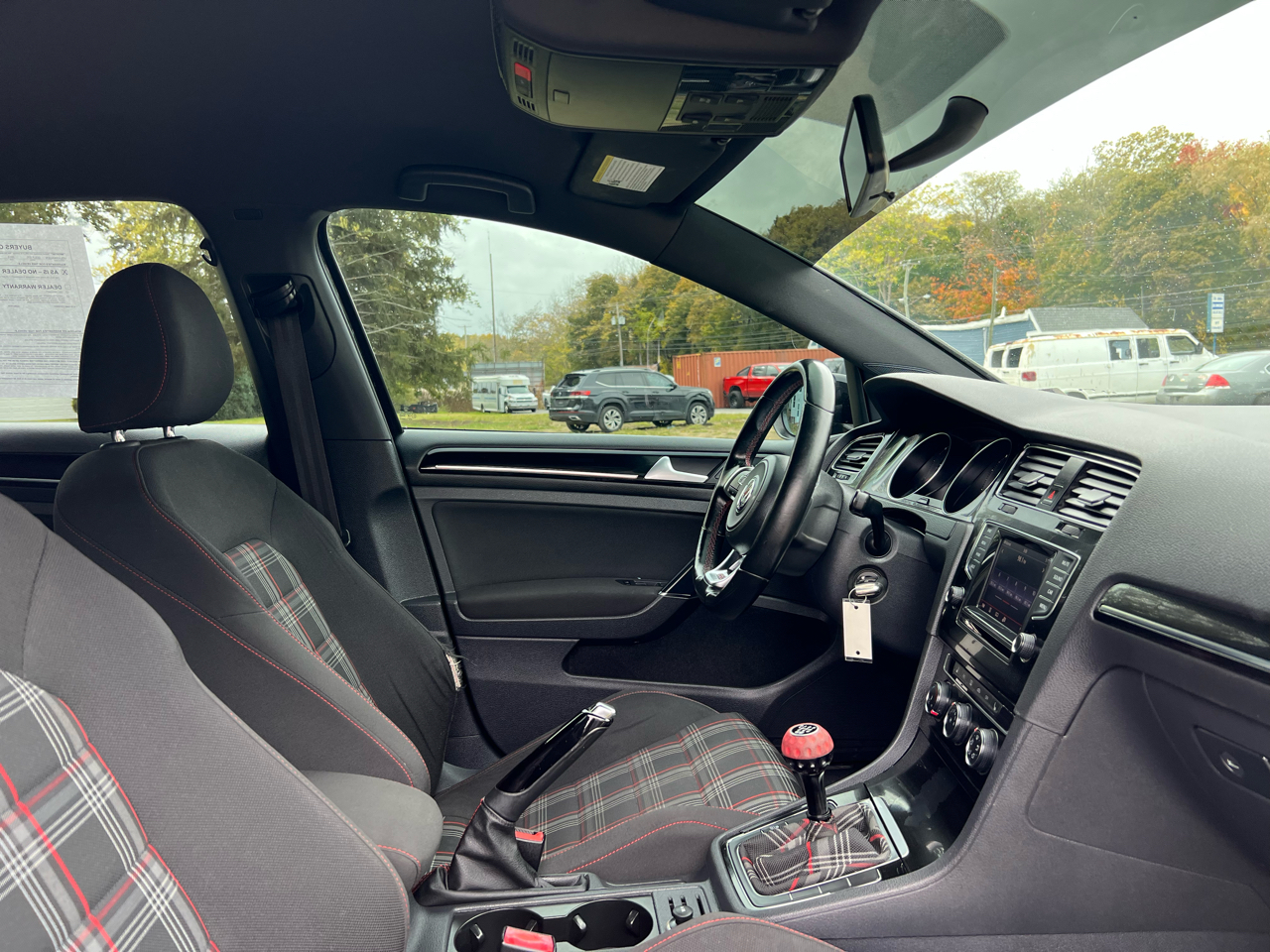 Volkswagen GTI S 6M 4-Door 2015 Volkswagen GTI S 6M 4-Door 2015