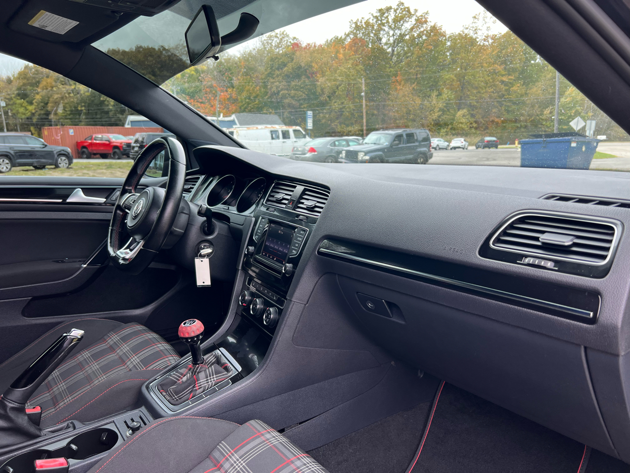 Volkswagen GTI S 6M 4-Door 2015 Volkswagen GTI S 6M 4-Door 2015