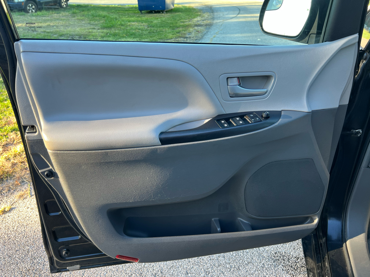 Toyota Sienna LE FWD 8-Passenger V6 2015 Toyota Sienna LE FWD 8-Passenger V6 2015