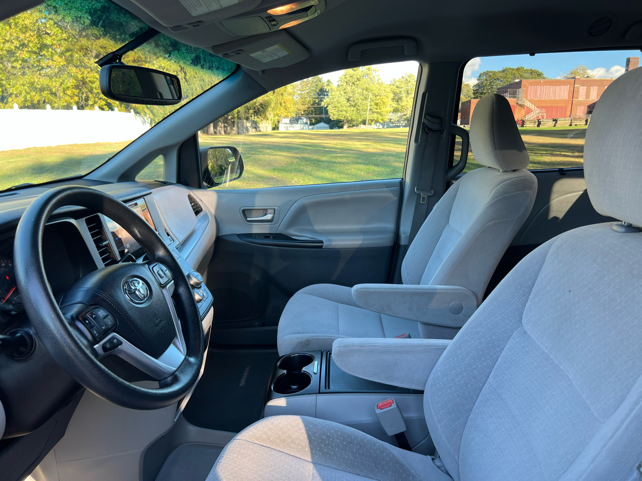 Toyota Sienna LE FWD 8-Passenger V6 2015 Toyota Sienna LE FWD 8-Passenger V6 2015