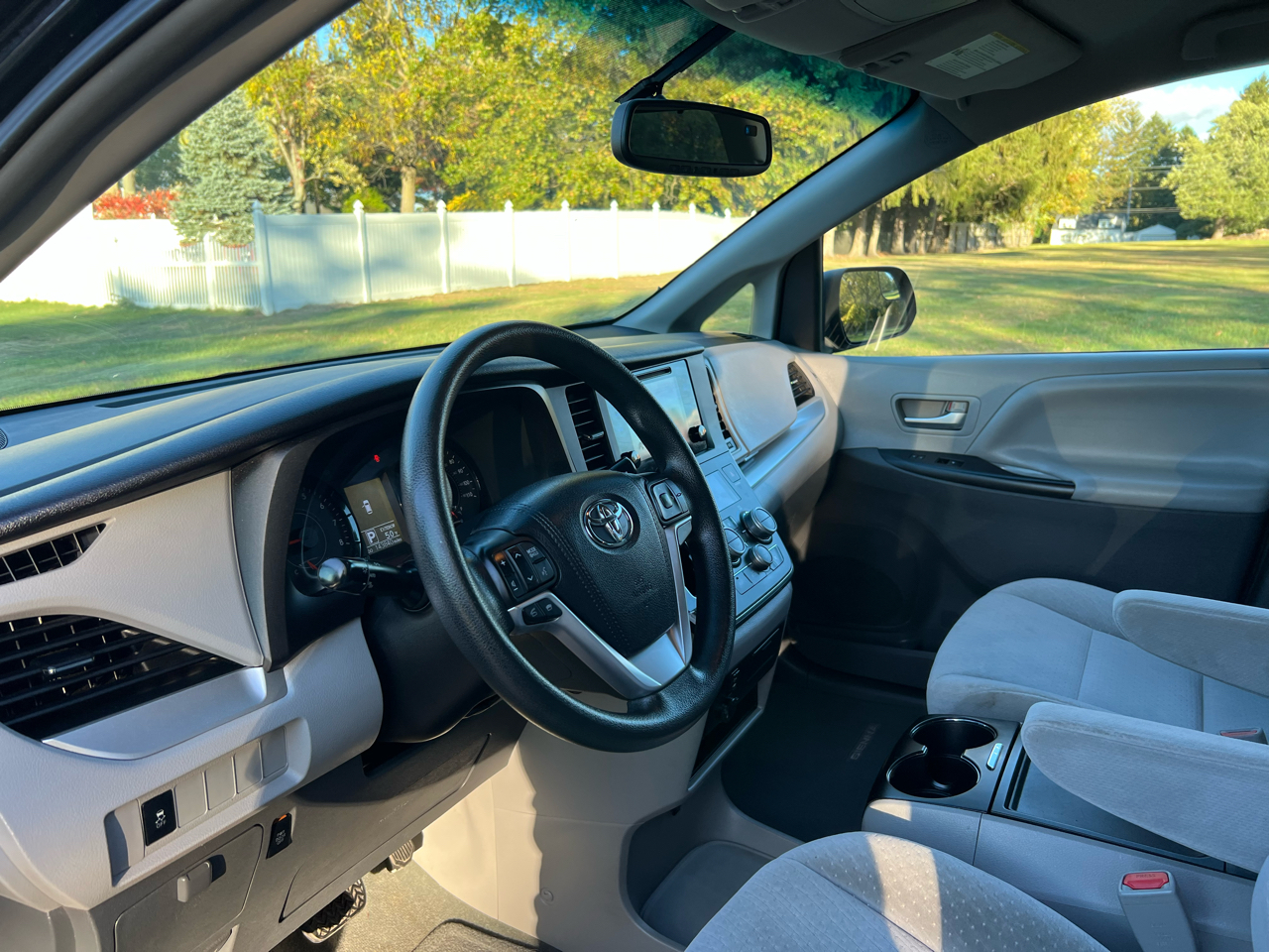 Toyota Sienna LE FWD 8-Passenger V6 2015 Toyota Sienna LE FWD 8-Passenger V6 2015