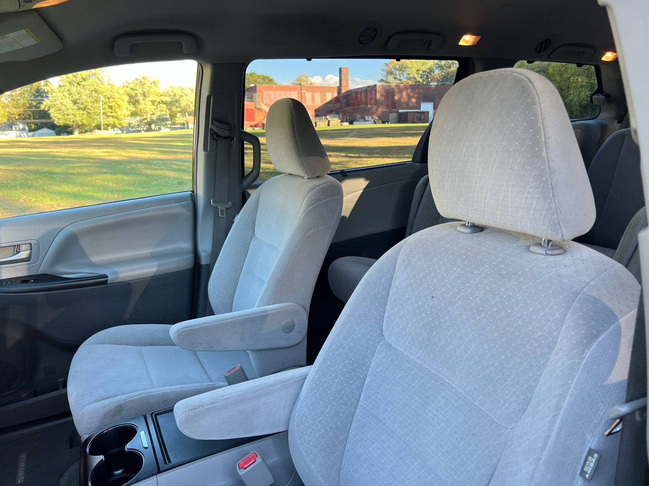 Toyota Sienna LE FWD 8-Passenger V6 2015 Toyota Sienna LE FWD 8-Passenger V6 2015