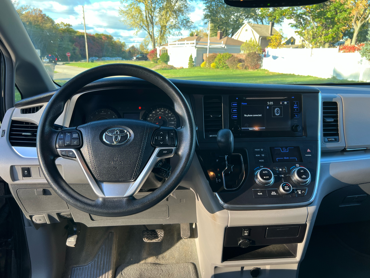 Toyota Sienna LE FWD 8-Passenger V6 2015 Toyota Sienna LE FWD 8-Passenger V6 2015