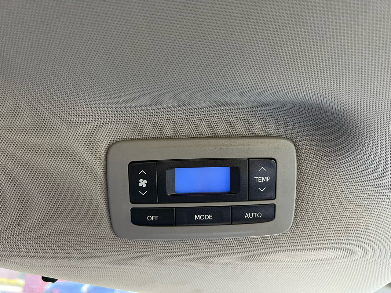 Toyota Sienna LE FWD 8-Passenger V6 2015 Toyota Sienna LE FWD 8-Passenger V6 2015