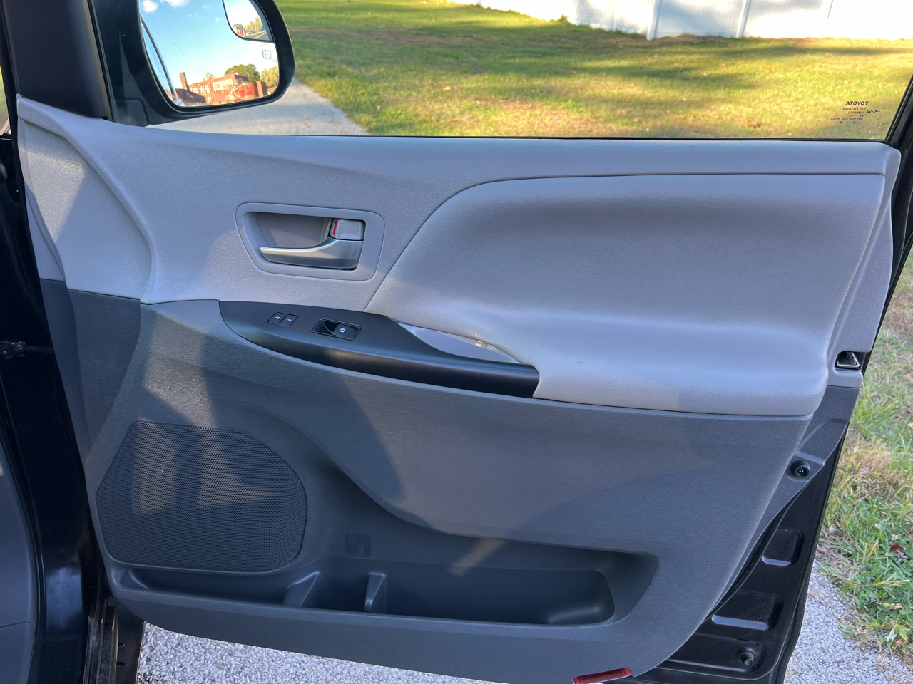 Toyota Sienna LE FWD 8-Passenger V6 2015 Toyota Sienna LE FWD 8-Passenger V6 2015