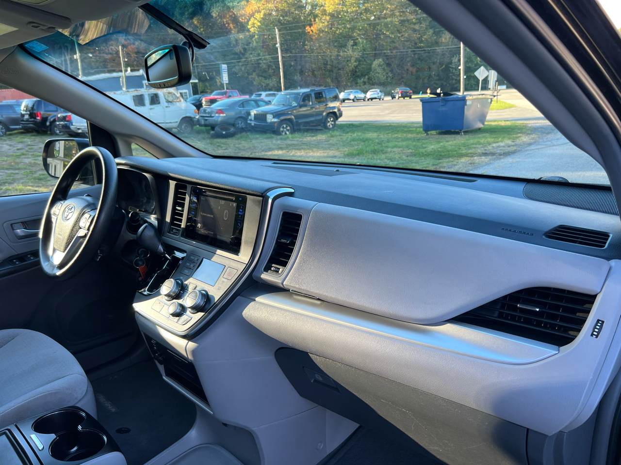 Toyota Sienna LE FWD 8-Passenger V6 2015 Toyota Sienna LE FWD 8-Passenger V6 2015