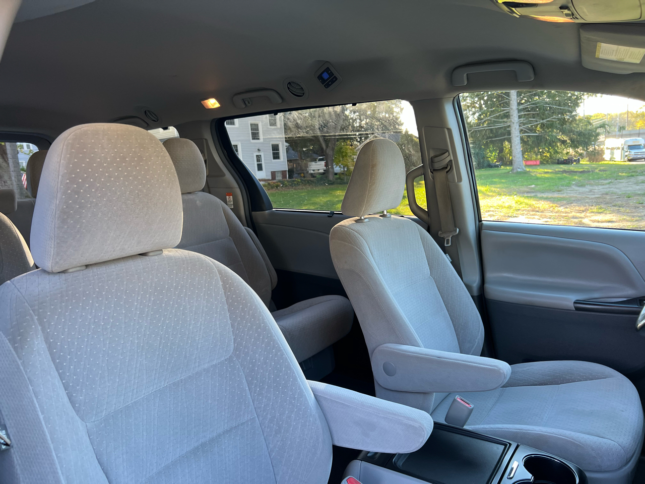 Toyota Sienna LE FWD 8-Passenger V6 2015 Toyota Sienna LE FWD 8-Passenger V6 2015
