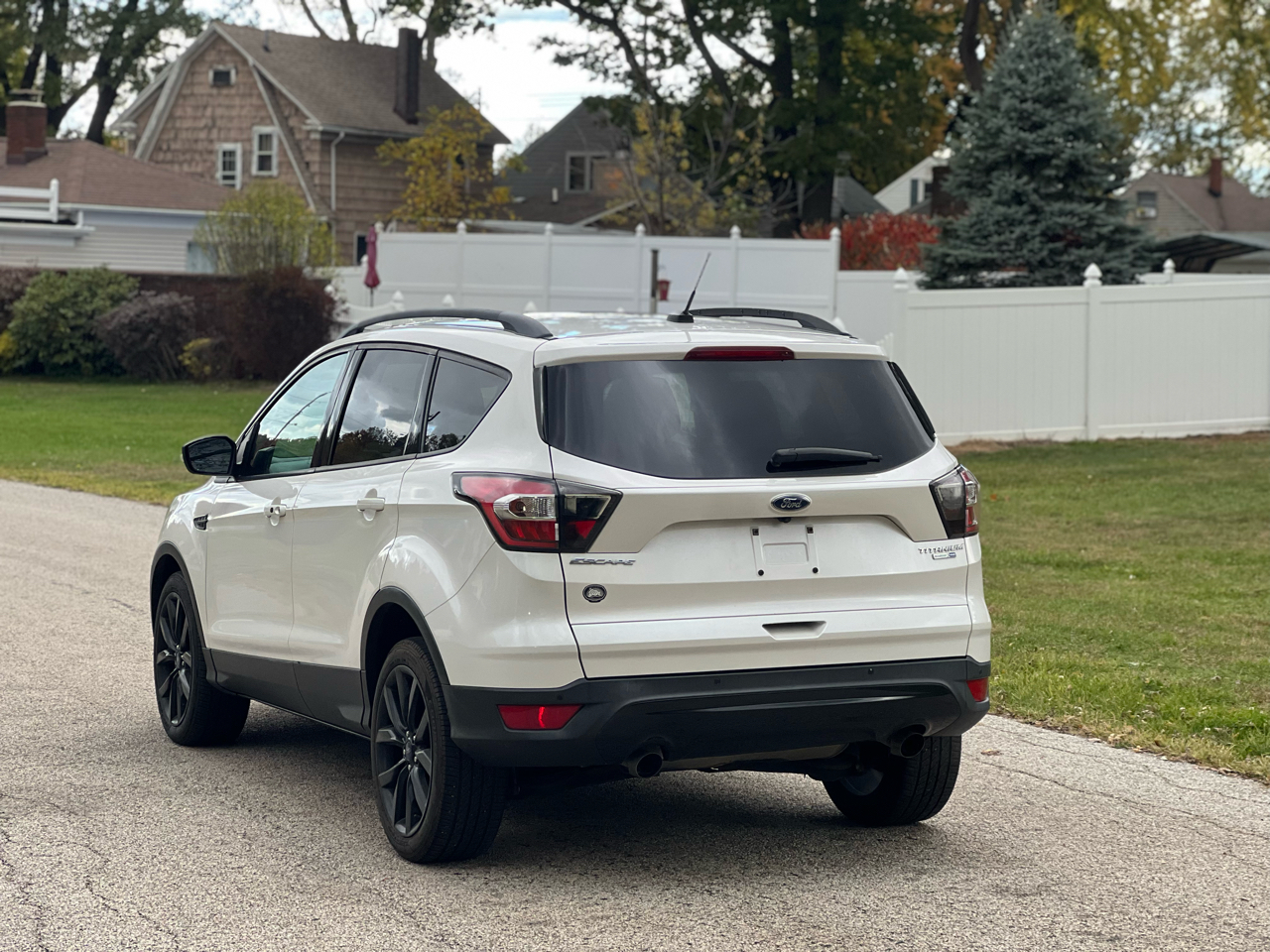 Ford Escape Titanium 4WD 2017 Ford Escape Titanium 4WD 2017