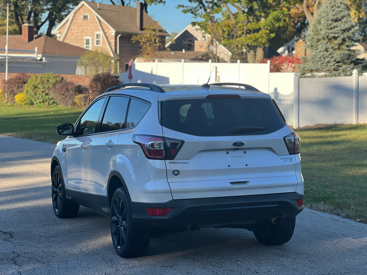 Ford Escape Titanium 4WD 2017 Ford Escape Titanium 4WD 2017