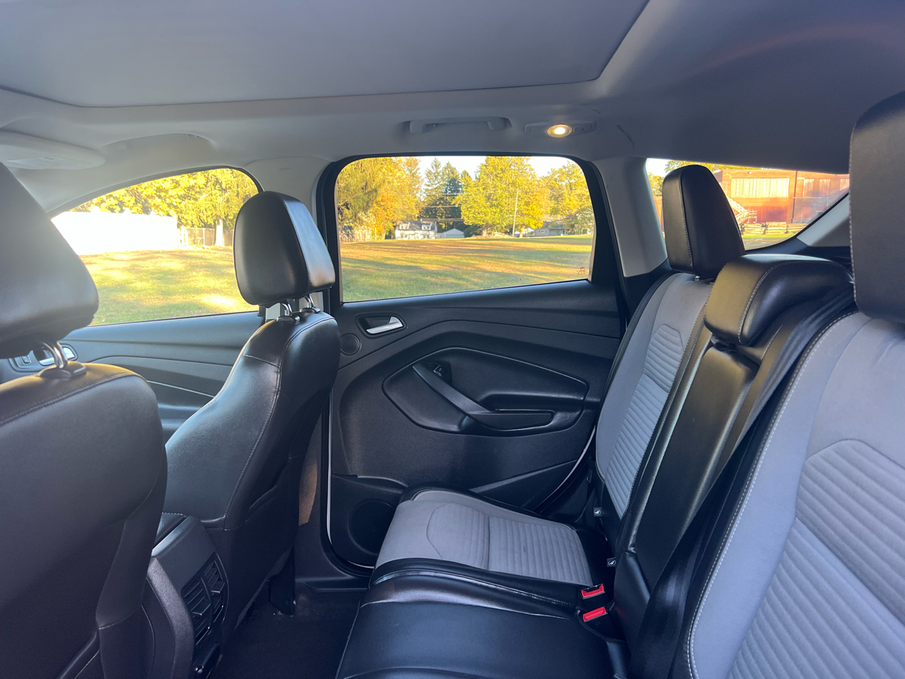 Ford Escape Titanium 4WD 2017 Ford Escape Titanium 4WD 2017
