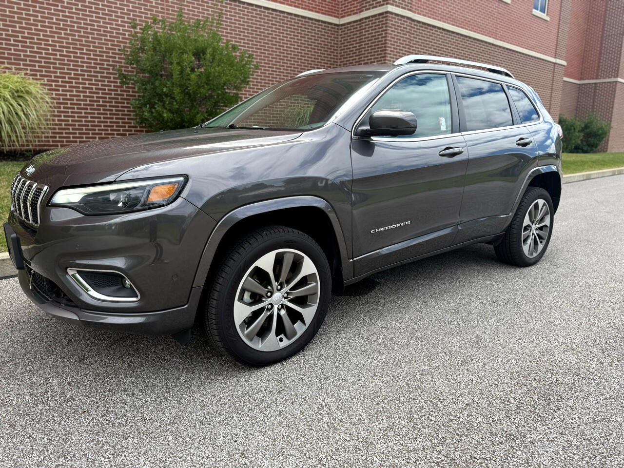 2019 Jeep Cherokee Overland photo 4