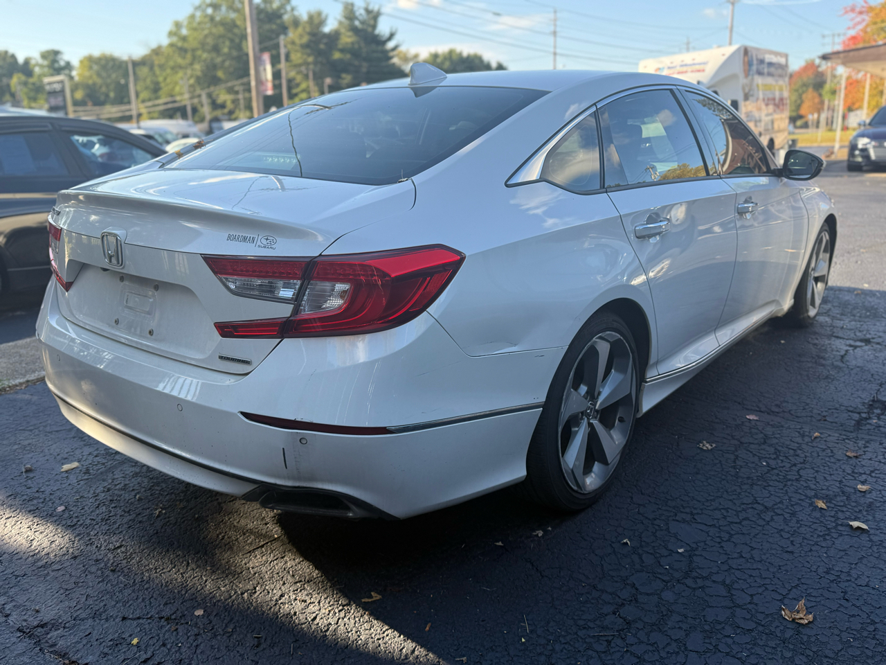 2018 Honda Accord Touring photo 2
