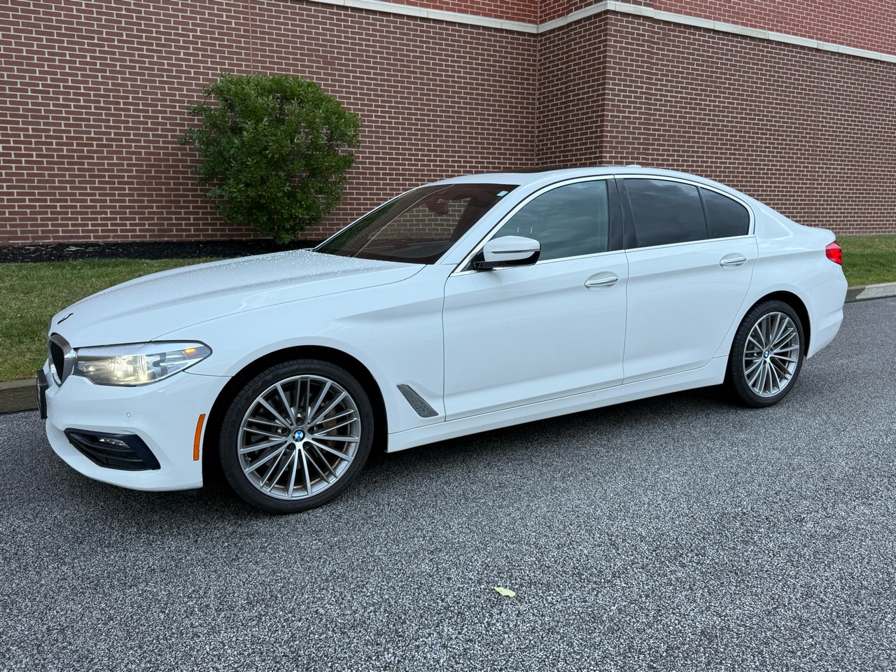BMW 5-Series  2018 BMW 5-Series  2018