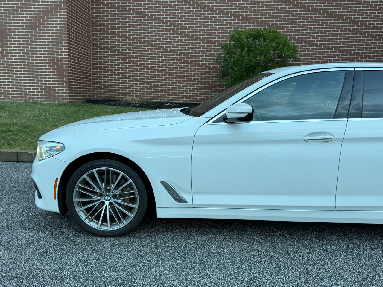 BMW 5-Series  2018 BMW 5-Series  2018