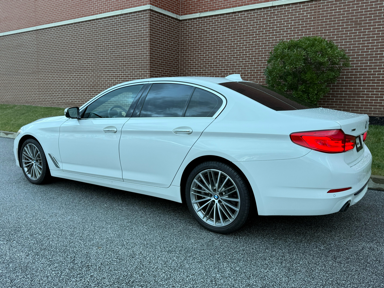 BMW 5-Series  2018 BMW 5-Series  2018