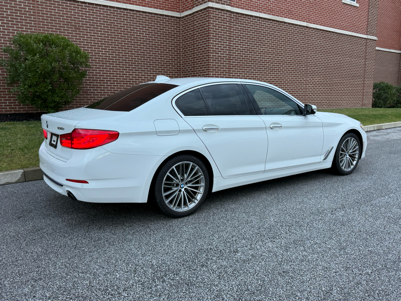 BMW 5-Series  2018 BMW 5-Series  2018