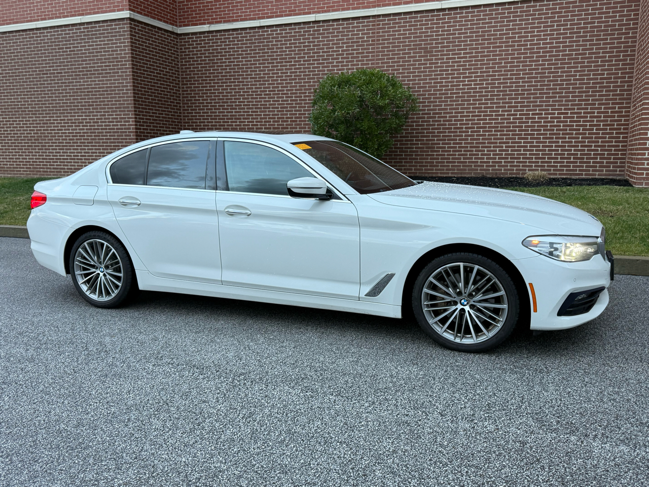 BMW 5-Series  2018 BMW 5-Series  2018
