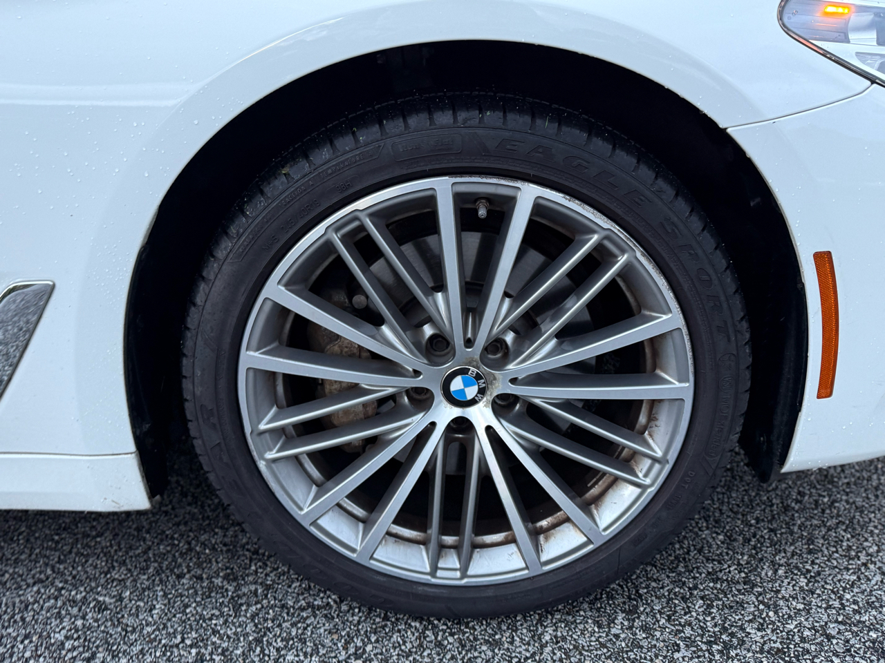 BMW 5-Series  2018 BMW 5-Series  2018