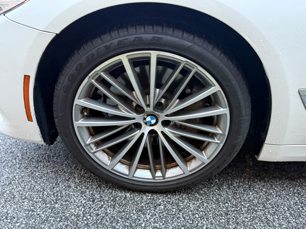 BMW 5-Series  2018 BMW 5-Series  2018