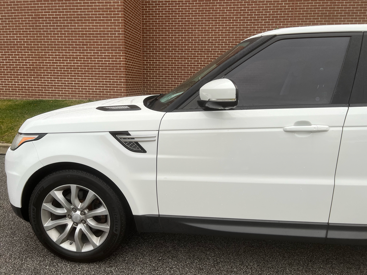 2015 Land Rover Range Rover Sport HSE photo 2