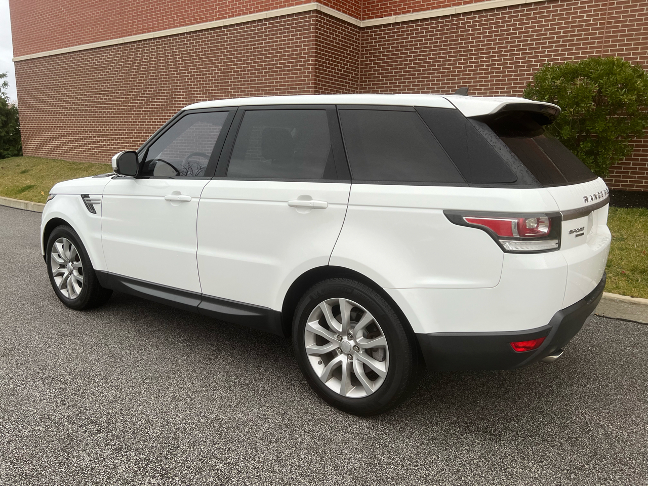 2015 Land Rover Range Rover Sport HSE photo 4