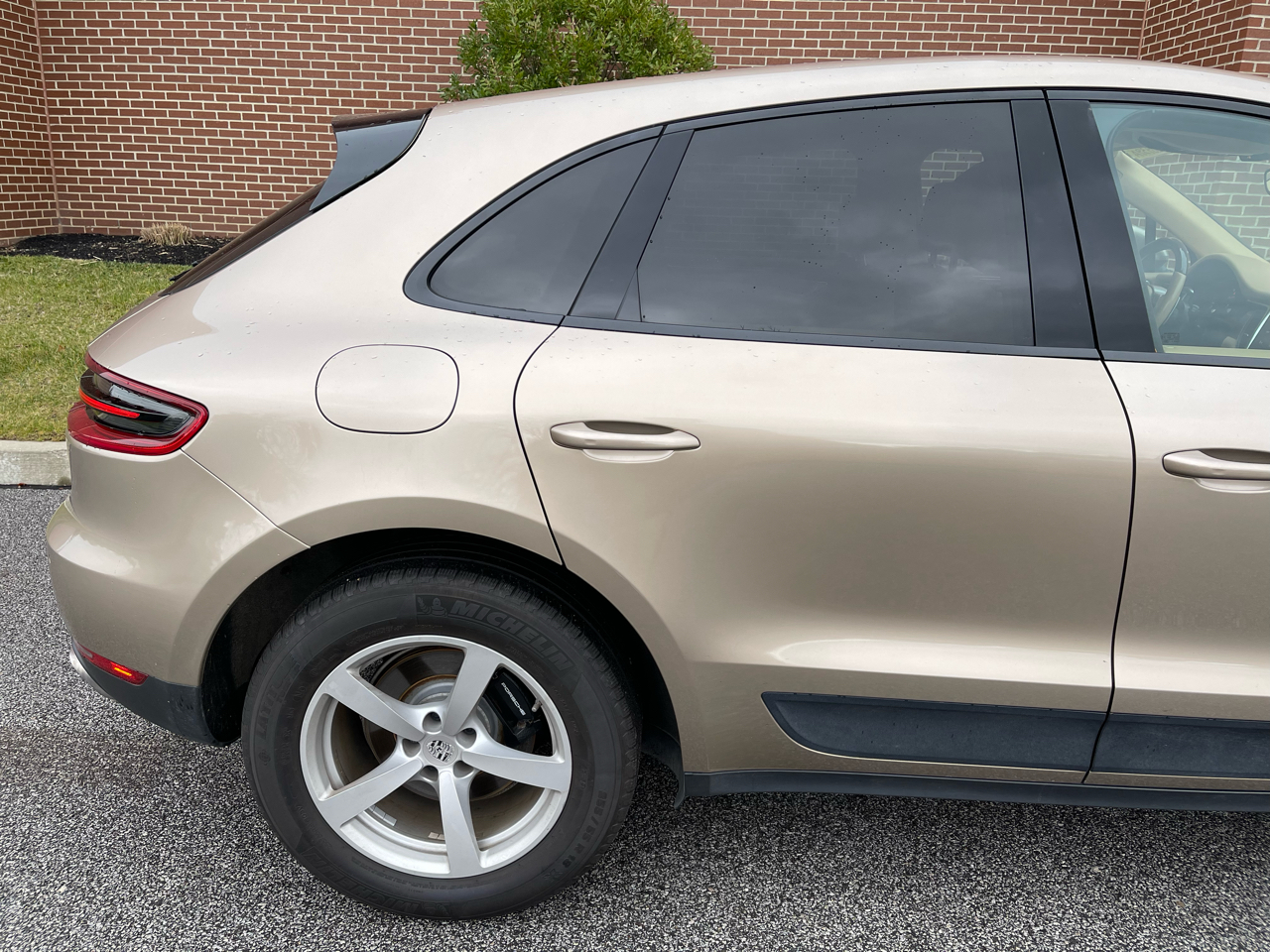 2017 Porsche Macan Base photo 3