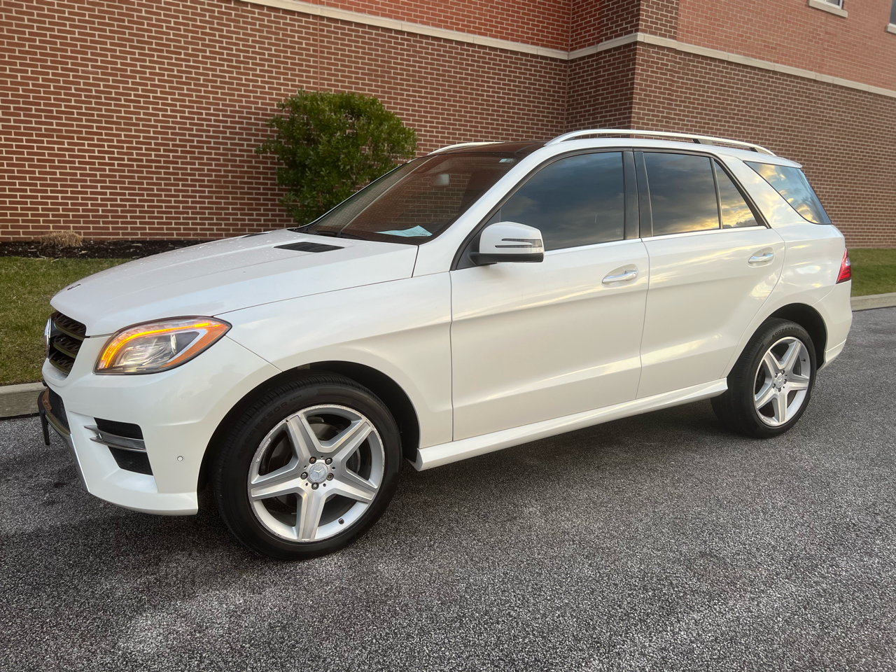 2015 Mercedes Benz ML 400 photo 3