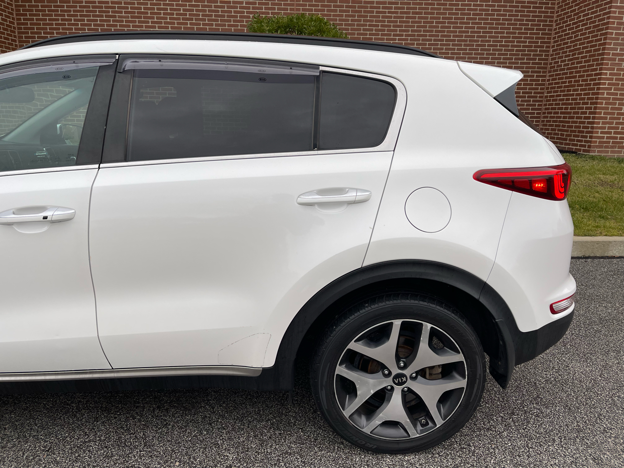 2019 Kia Sportage SX Turbo photo 2