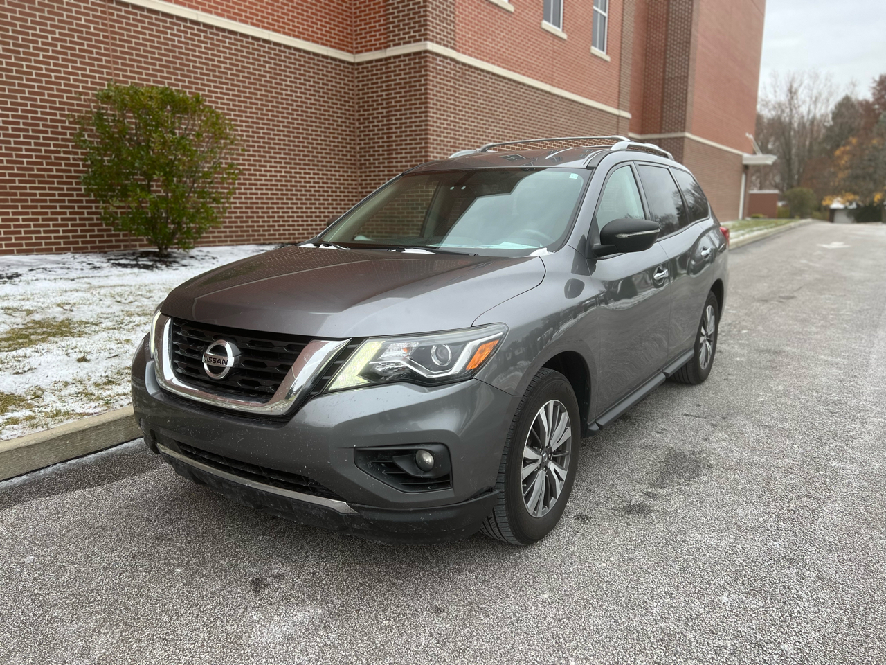 2017 Nissan Pathfinder SV