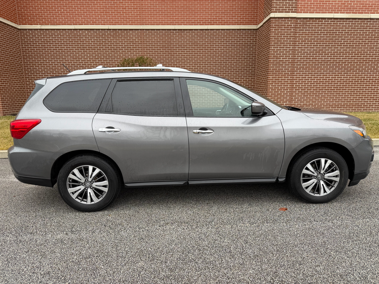 Nissan Pathfinder  2017